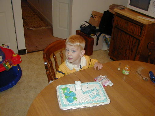 This cake looks good.