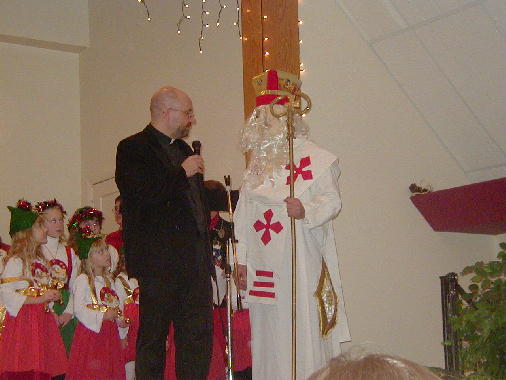 Father Ron gives the welcome.